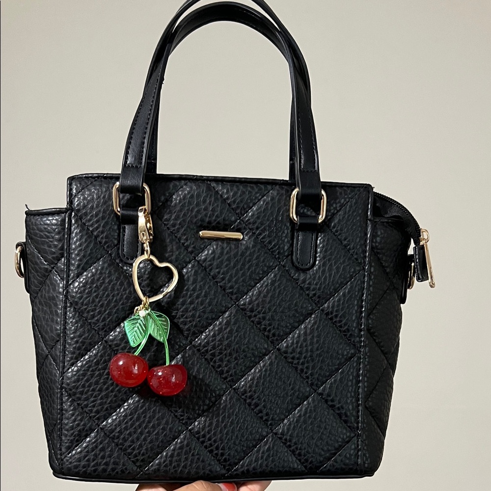 Elegant Black Quilted Handbag